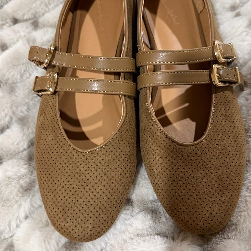 Universal Thread Henrietta Tan Double-Strap Perforated Ballet Flat - Picture 7 of 7